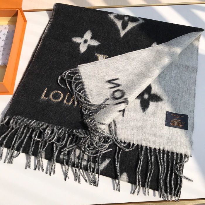 Louis Vuitton Scarf LV00050